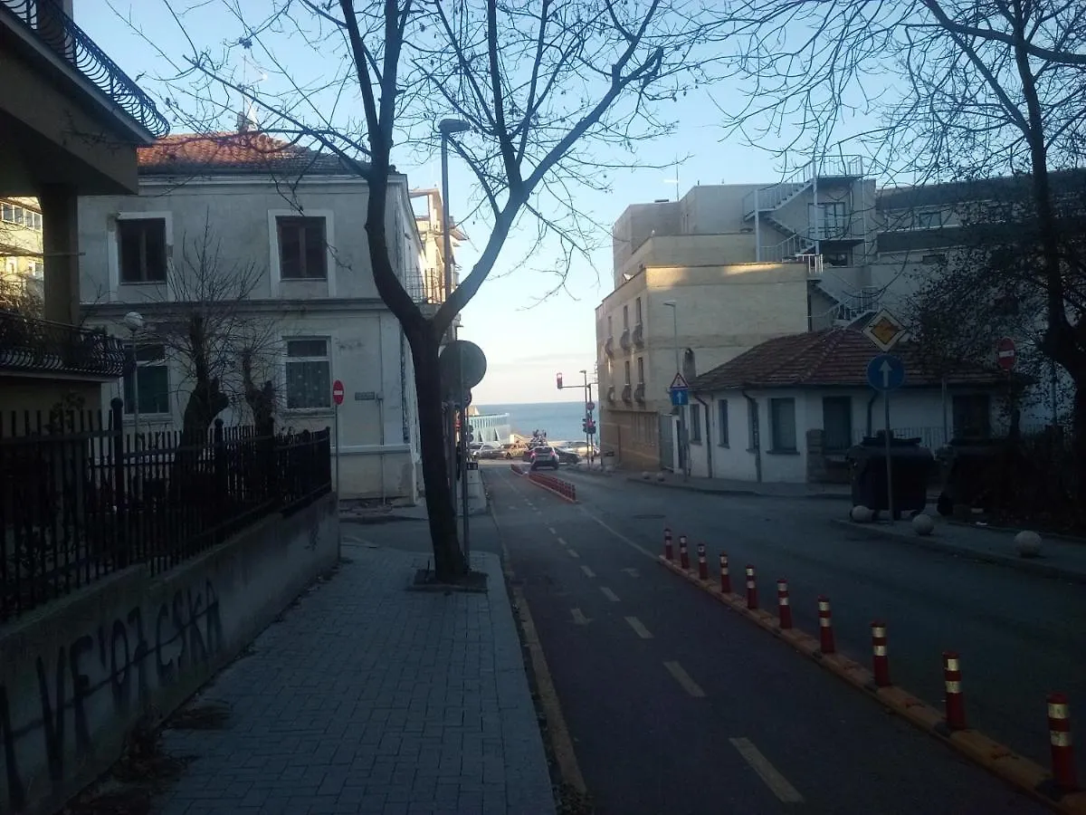 Мезонет, 300 М Море, Топ Центр Apartment