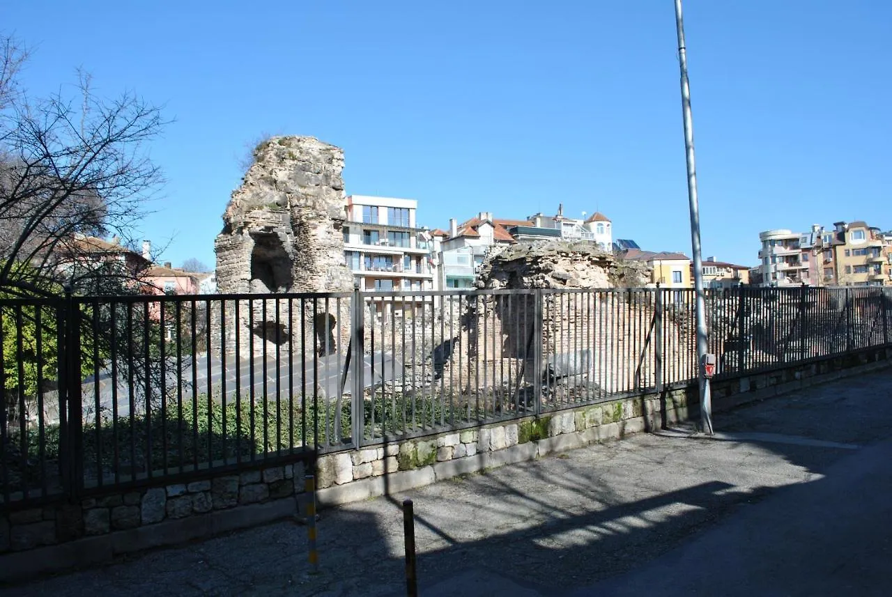 Мезонет, 300 М Море, Топ Центр 0*, Varna